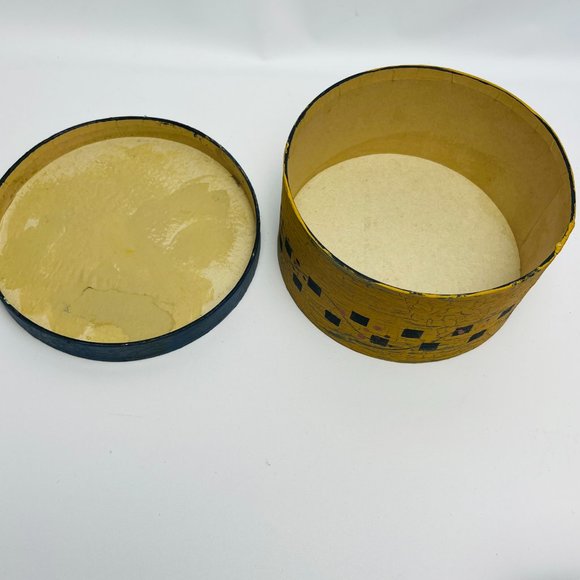 Hand Painted Little Girl Bird 6" Lidded Round Cardboard Box Vtg Signed - Picture 6 of 9